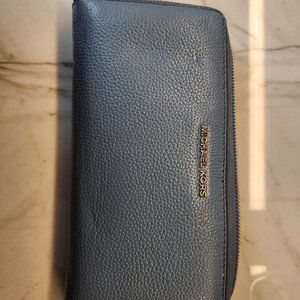 Michael Kors Mercer Travel Continental Wristlet